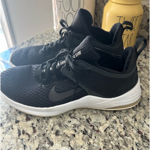 Nike Air Max Bella TR 2 Training Shoes Womens 9.5 - Picture 1 of 9